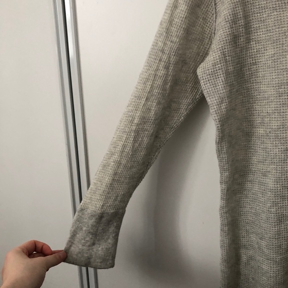 James Perse Los Angeles Gray Knit Cashmere Three Quarter Sleeve Sweater - Picture 4 of 8